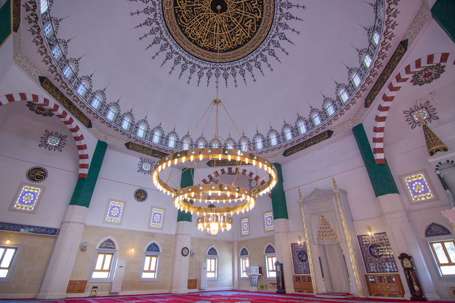 Mardin Saruhan Cami Avizeleri